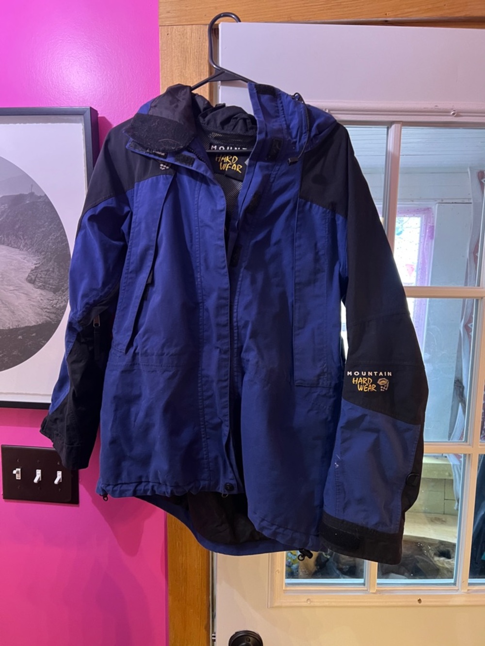 Mountain Hardwear Women's Royal Blue and Black Ski Jacket